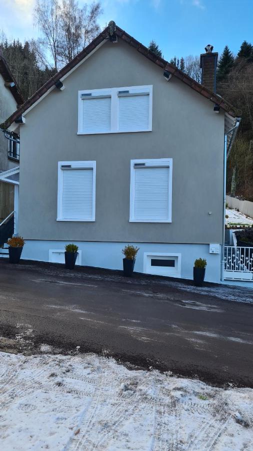 Willa Stunning 4-Bed House In Bourboule Zewnętrze zdjęcie