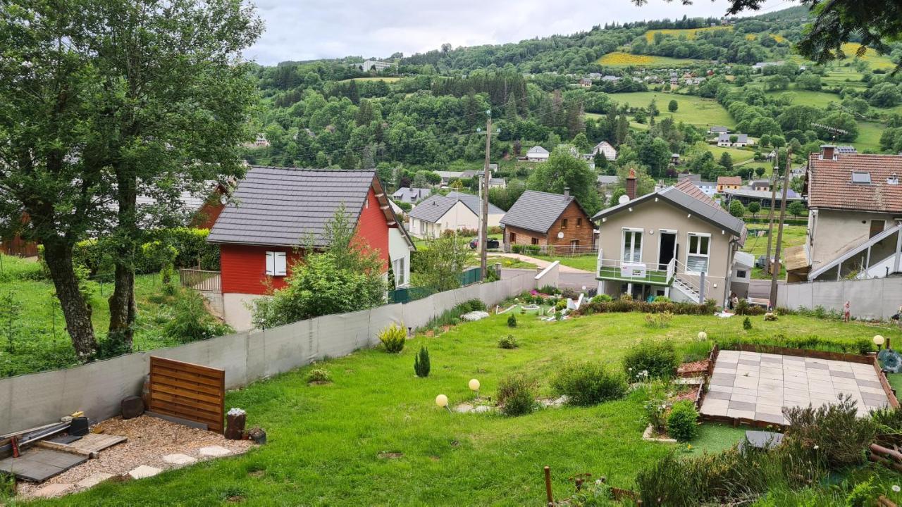 Willa Stunning 4-Bed House In Bourboule Zewnętrze zdjęcie