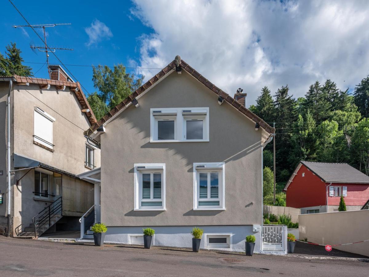 Willa Stunning 4-Bed House In Bourboule Zewnętrze zdjęcie