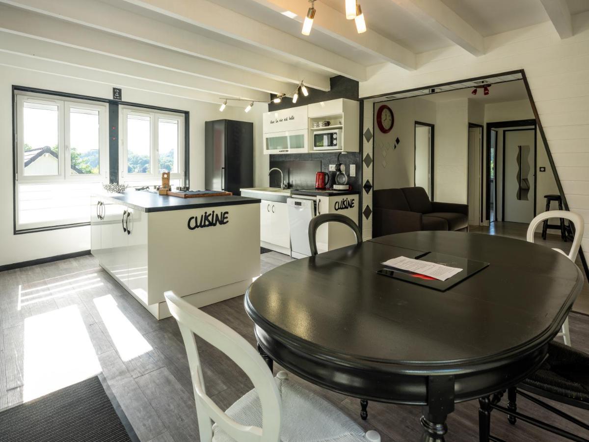 Willa Stunning 4-Bed House In Bourboule Zewnętrze zdjęcie
